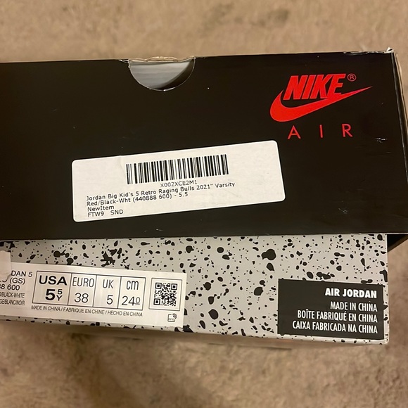 Jordan 5 Retro
Raging Bull Red (2021) (GS) - Picture 5 of 5